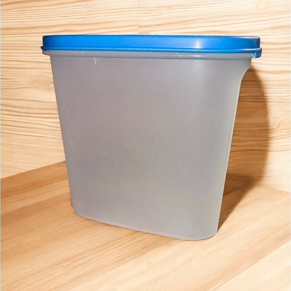Vintage Tupperware Modular Mates Container 1616-24 Lid 1616-23 Blue  7 1/4 Cups